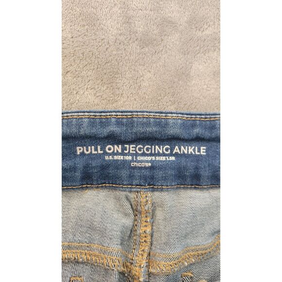 Chico's Embroidered Denim Pull-On Ankle Jeggings Jeans - Picture 3 of 4
